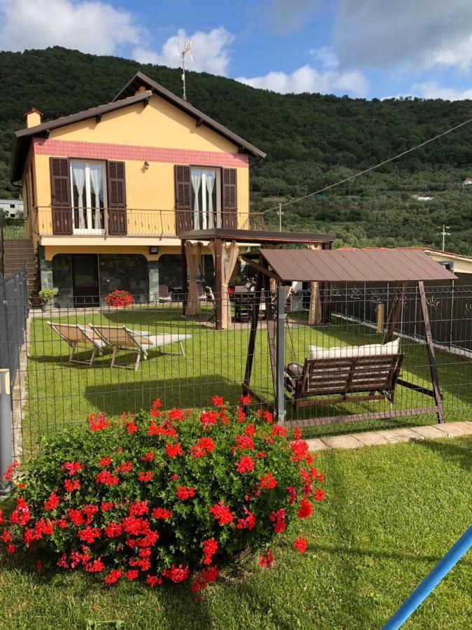 Casa Ginni Con Piscina E Giardino Caravonica Exterior foto
