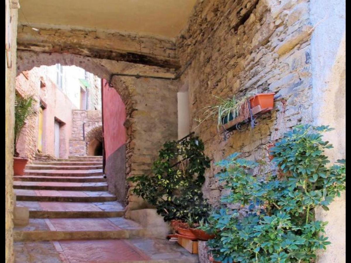 Casa Ginni Con Piscina E Giardino Caravonica Exterior foto